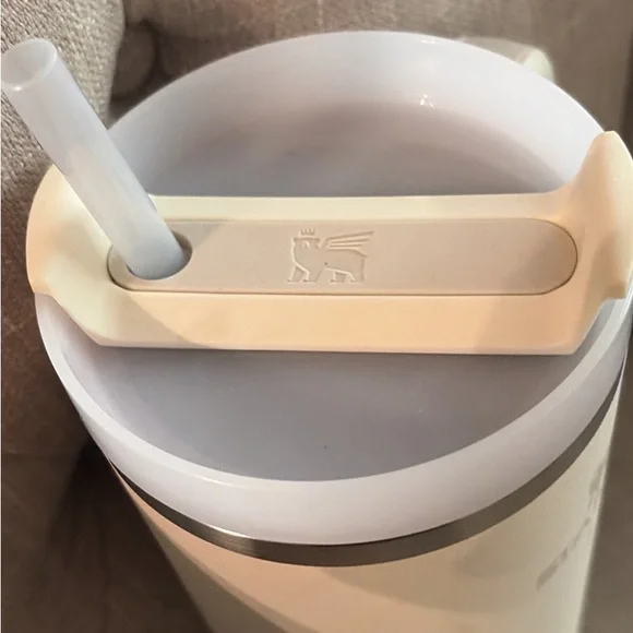 Stanley White / Cream Insulated Travel Mug with Handle 40oz - Picture 5 of 7